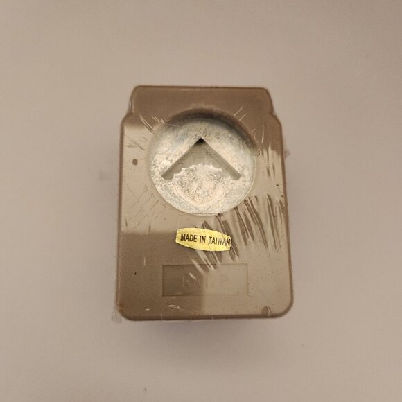 Corner Hole Punch Decorative Option 6 Emagination paper Scrapbook Craft Shapes - Picture 3 of 5